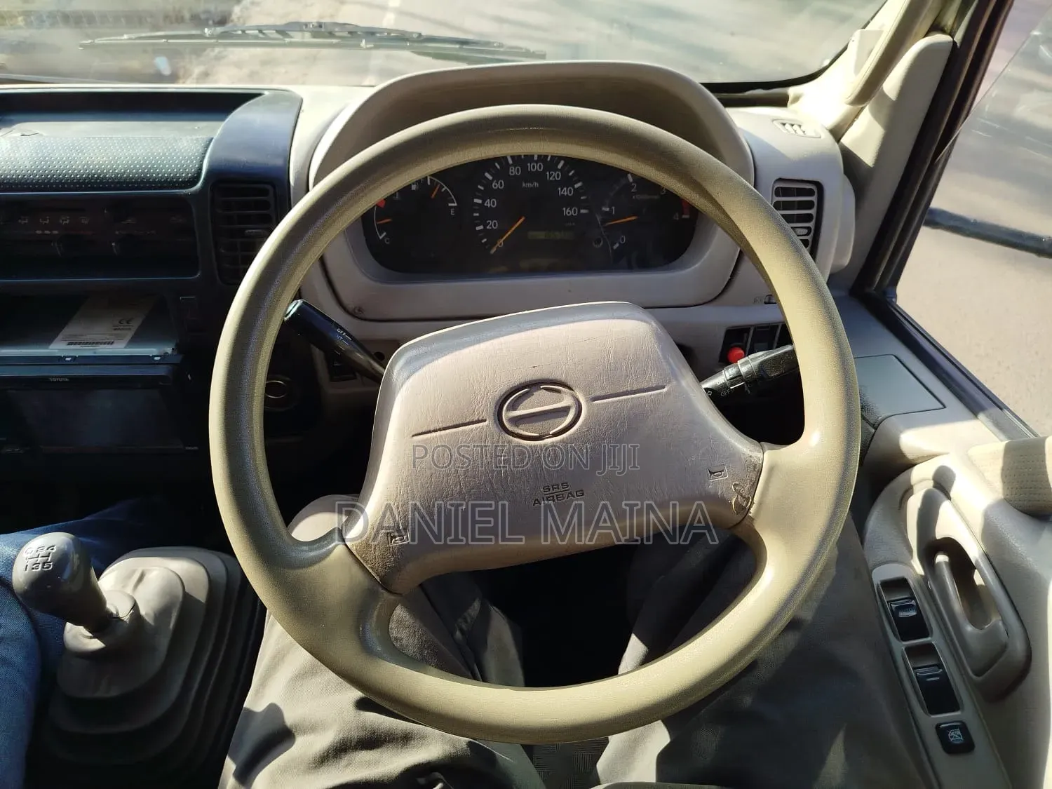 Hino Truck 2009 White