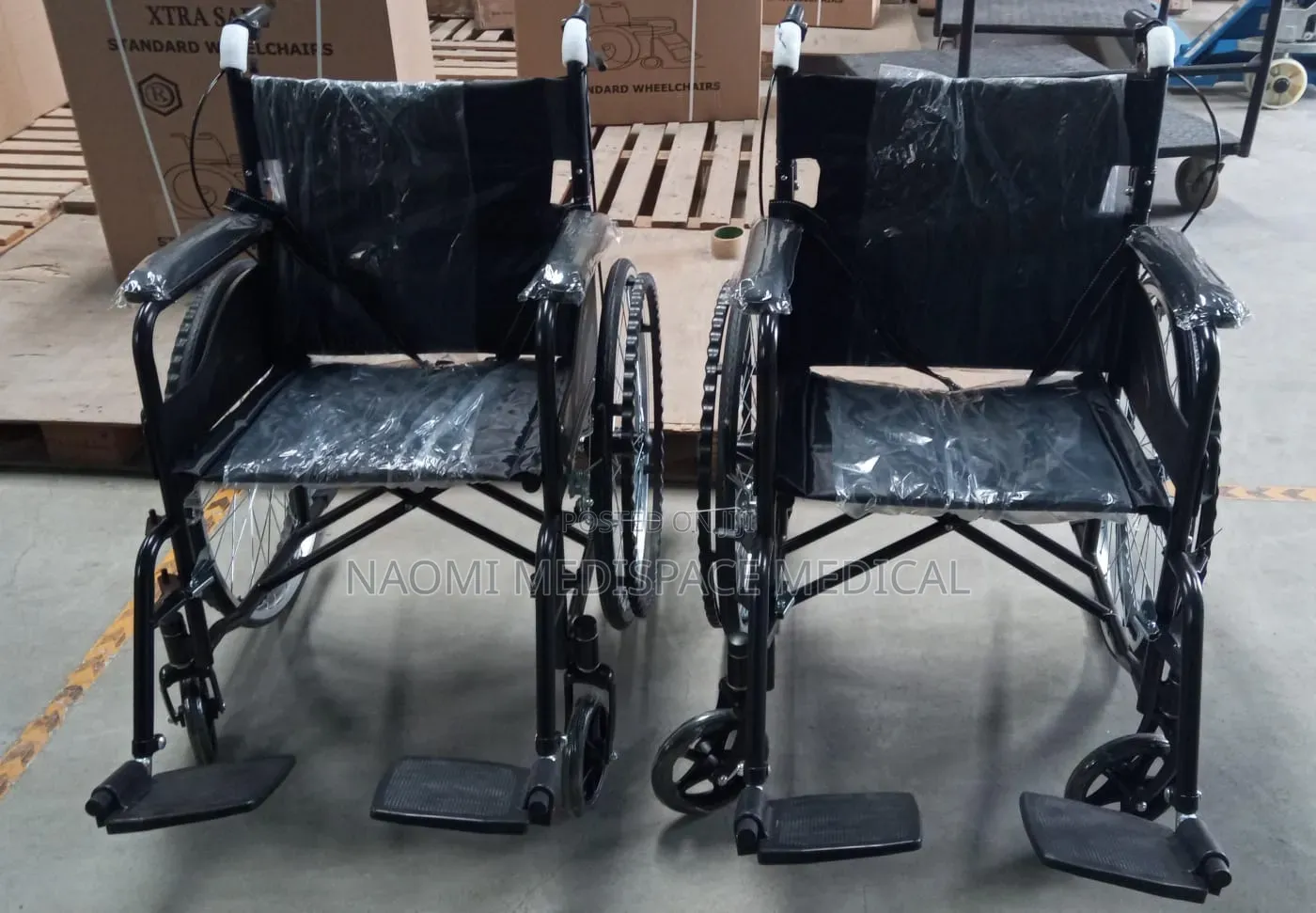 Durable,Comfortable and Foldable Standard Wheelchair With Footrest