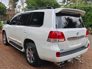 Toyota Land Cruiser 2009 White