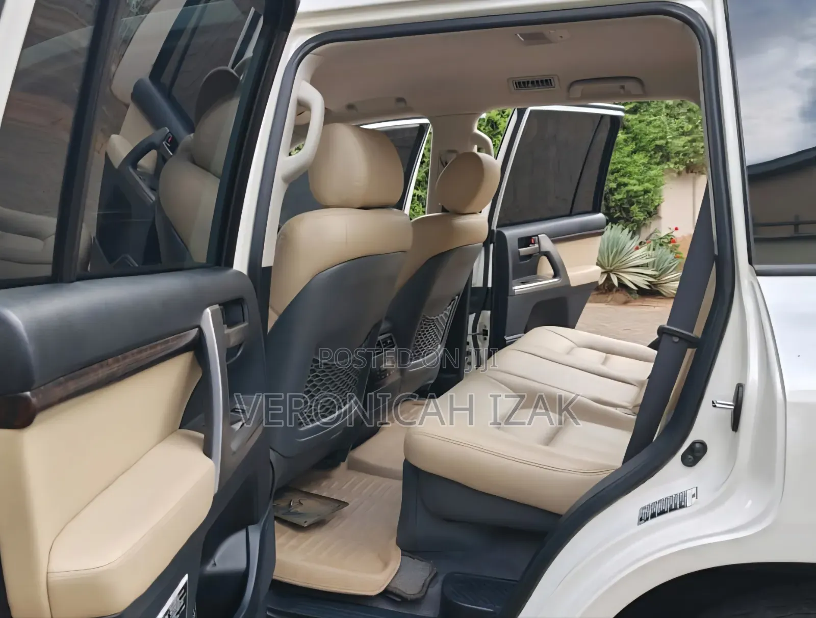 Toyota Land Cruiser 2009 White