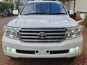 Toyota Land Cruiser 2009 White