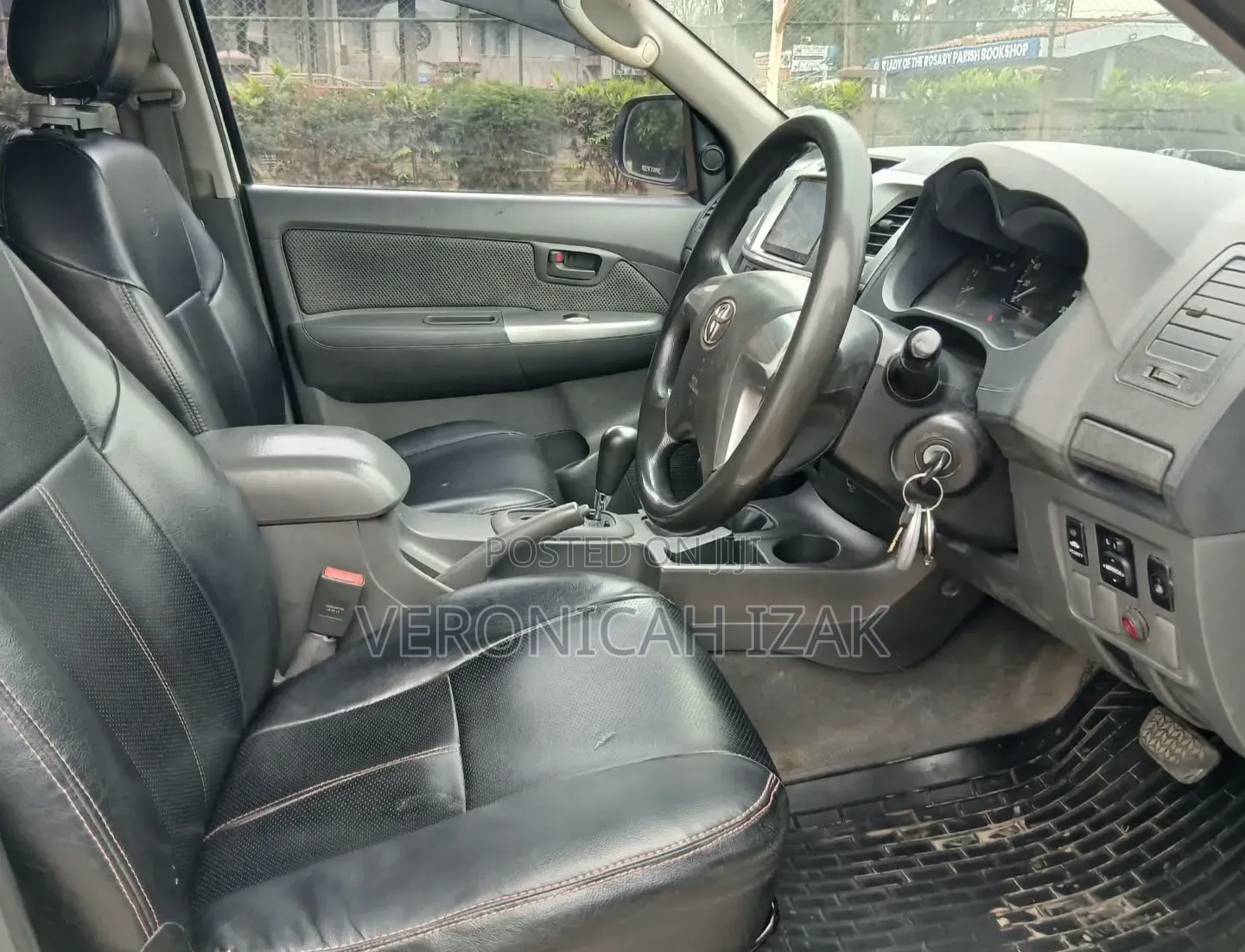 Toyota Hilux 2013 White