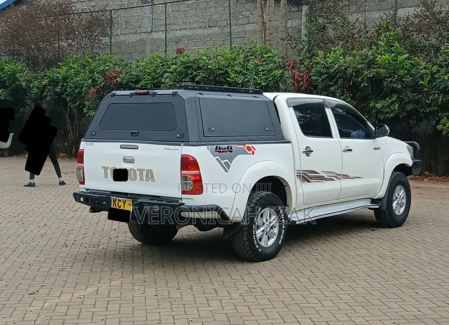 Toyota Hilux 2013 White