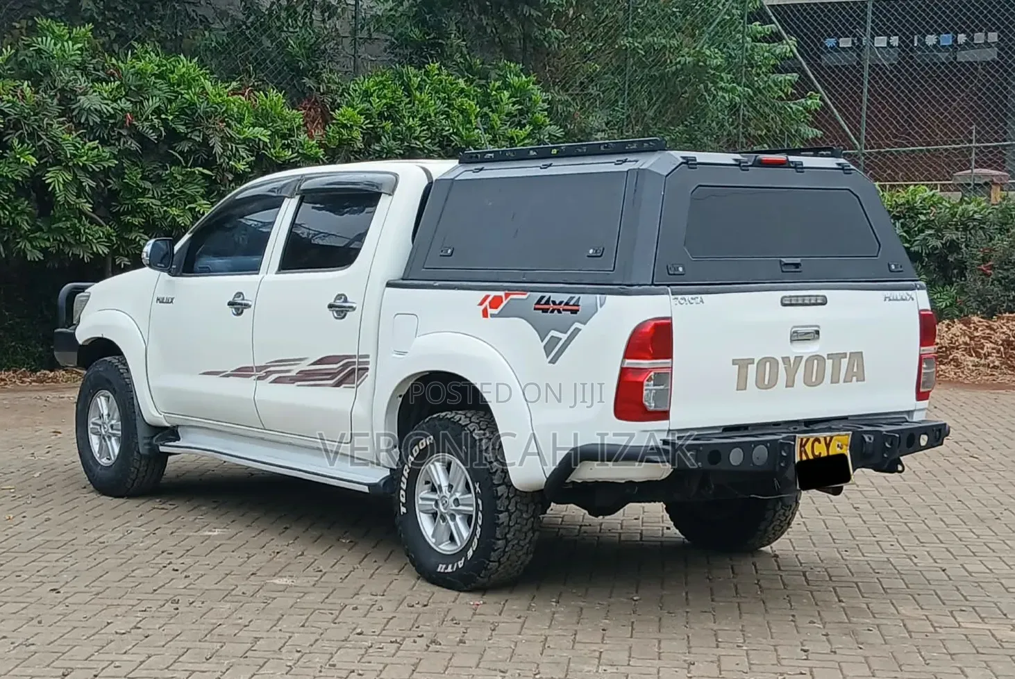 Toyota Hilux 2013 White