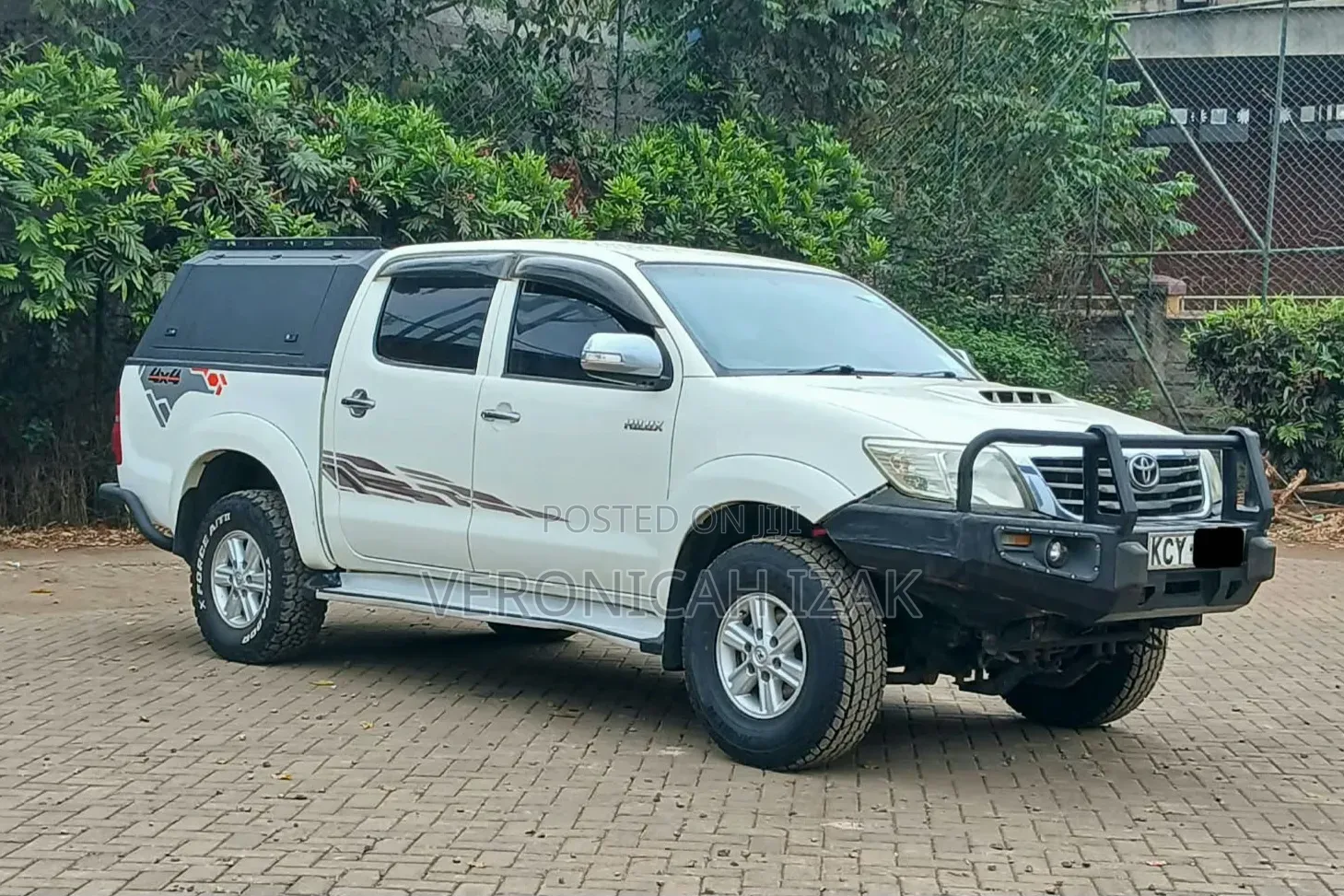 Toyota Hilux 2013 White