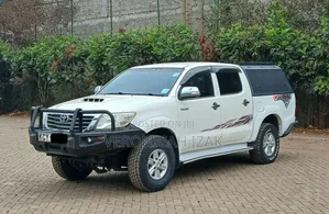 Toyota Hilux 2013 White