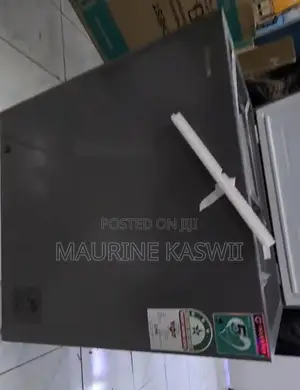 HISENSE 136 L Inverted Chest Freezer