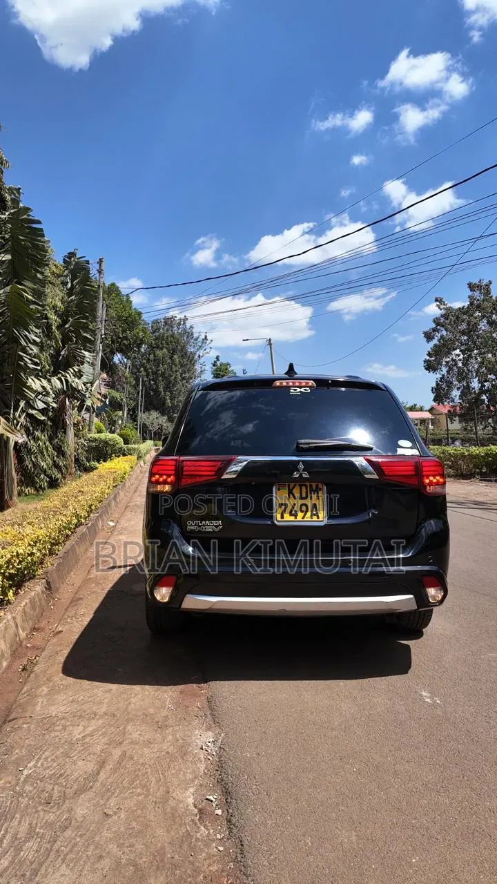 Mitsubishi Outlander 2016 Black
