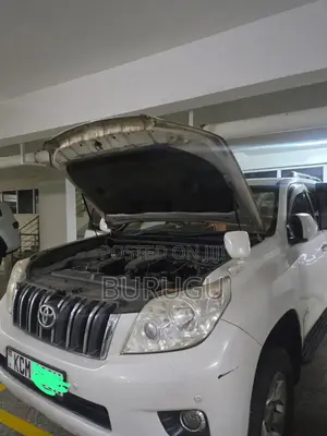 Toyota Land Cruiser Prado 2011 White