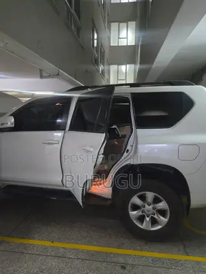 Toyota Land Cruiser Prado 2011 White
