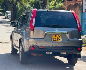 Nissan X-Trail 2012 Gray