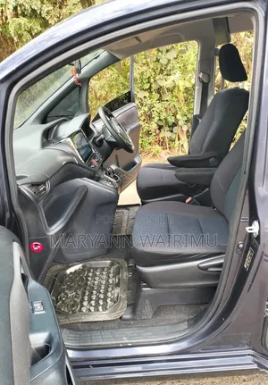 Toyota Voxy Hybrid X 2WD 7-Seater 2014 Purple
