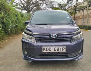 Toyota Voxy Hybrid X 2WD 7-Seater 2014 Purple