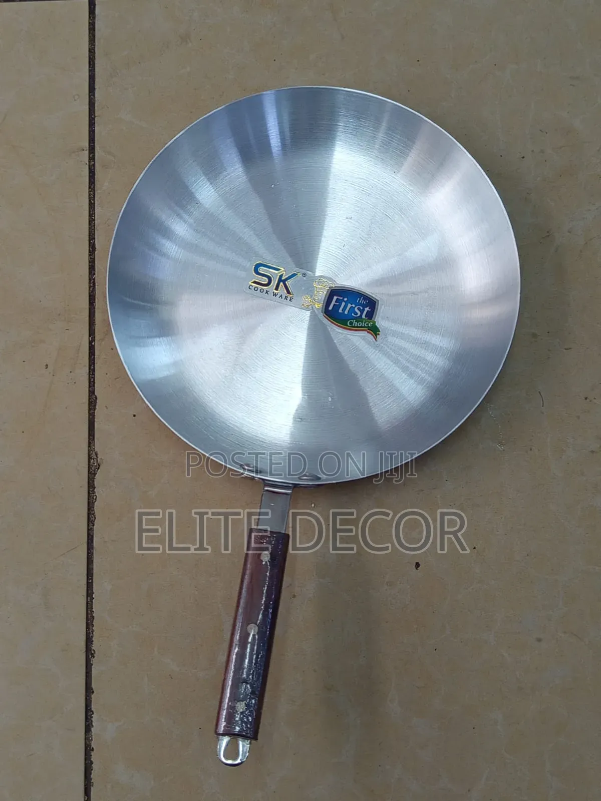 26CM Aluminium Frying Pan With Wooden Handle – Strong High-Quality