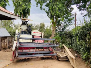 FMWORLD Tracked Combine Harvester