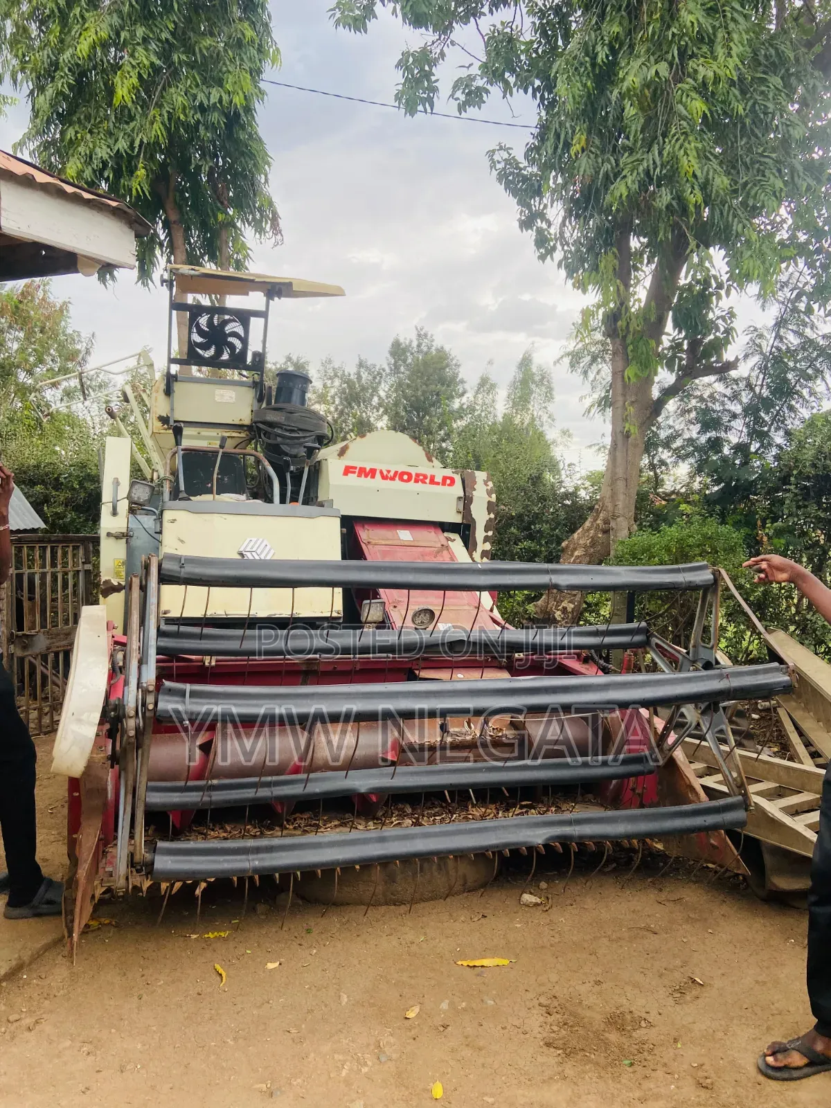 FMWORLD Tracked Combine Harvester