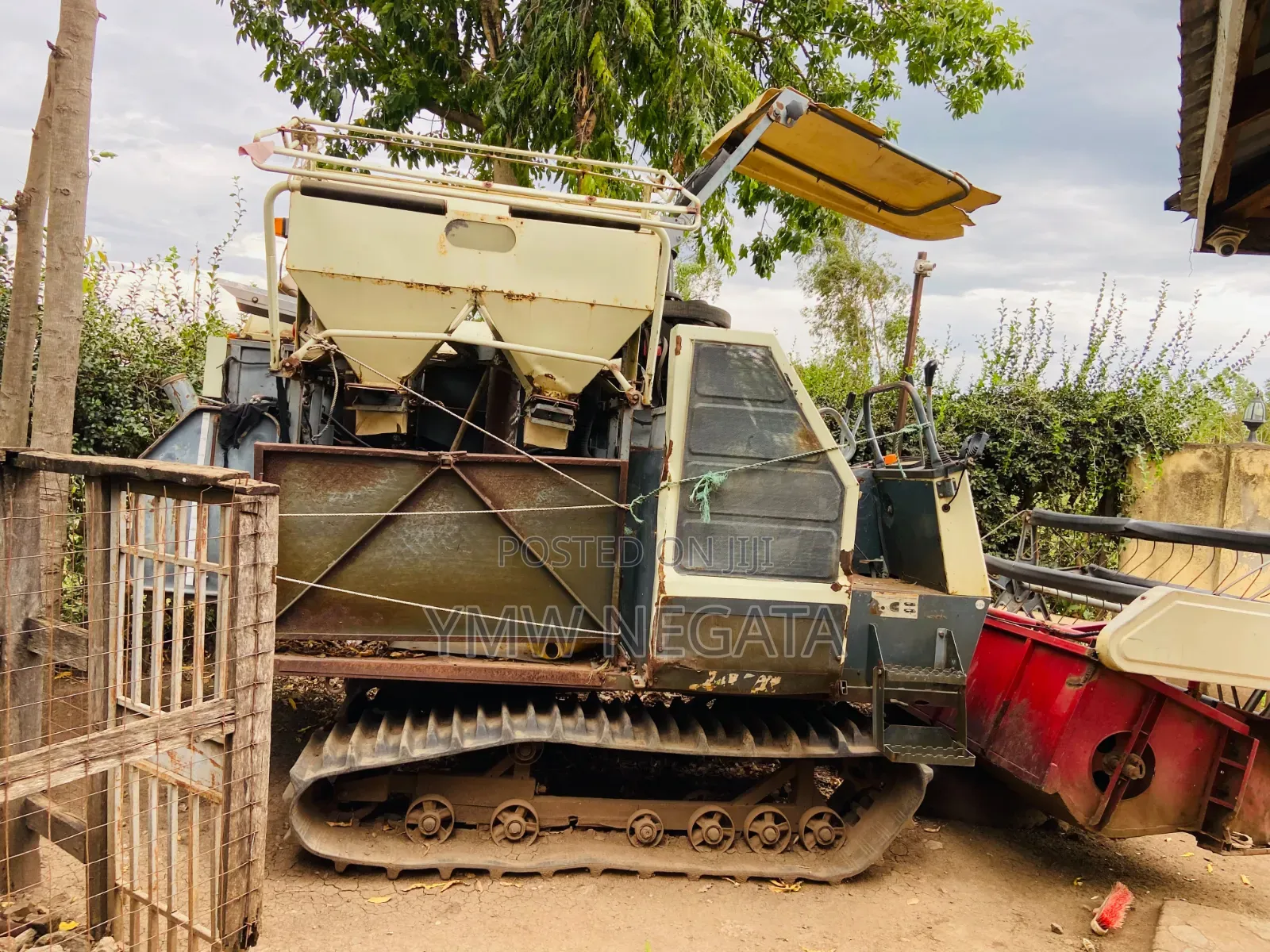 FMWORLD Tracked Combine Harvester