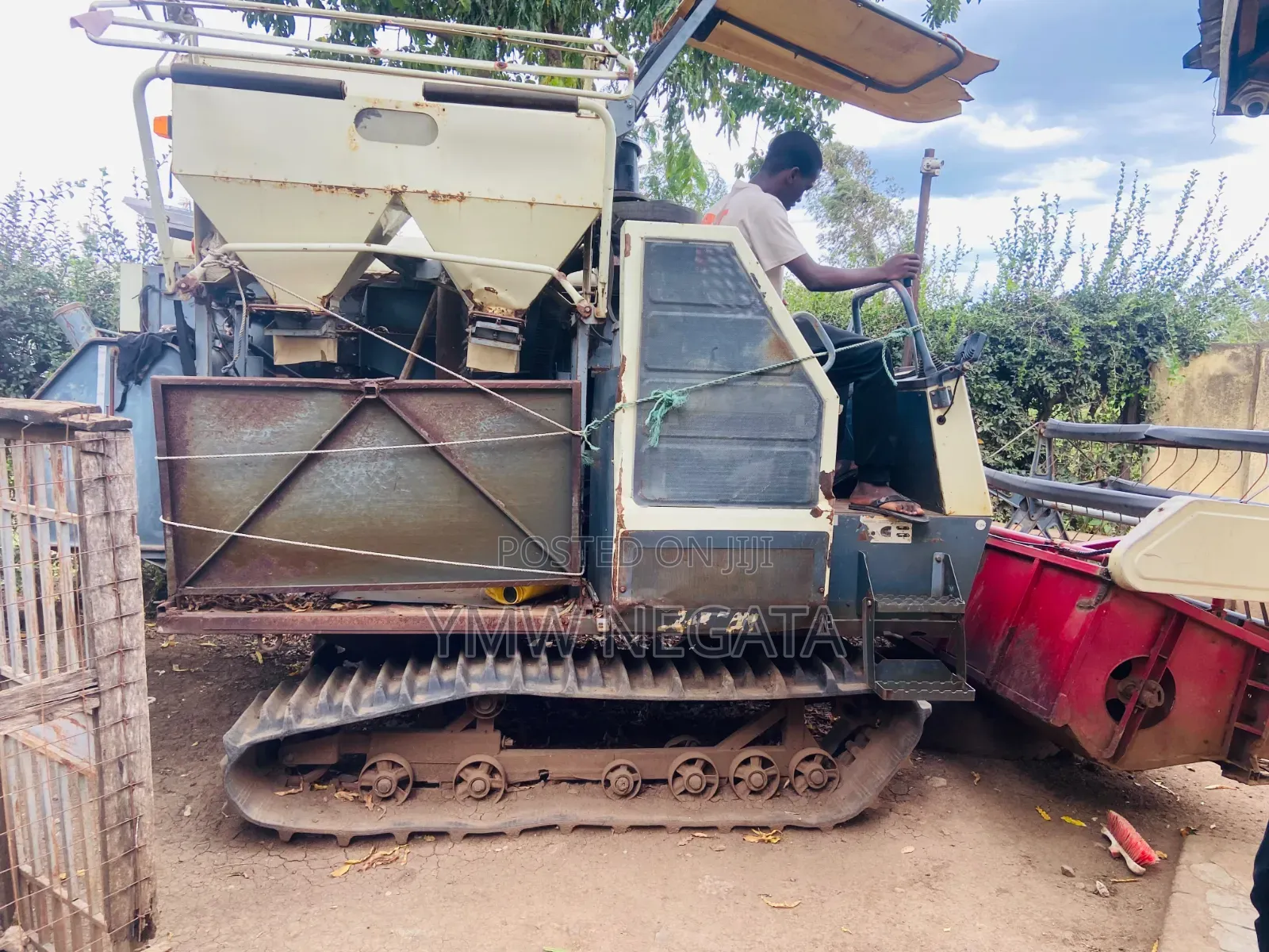 FMWORLD Tracked Combine Harvester