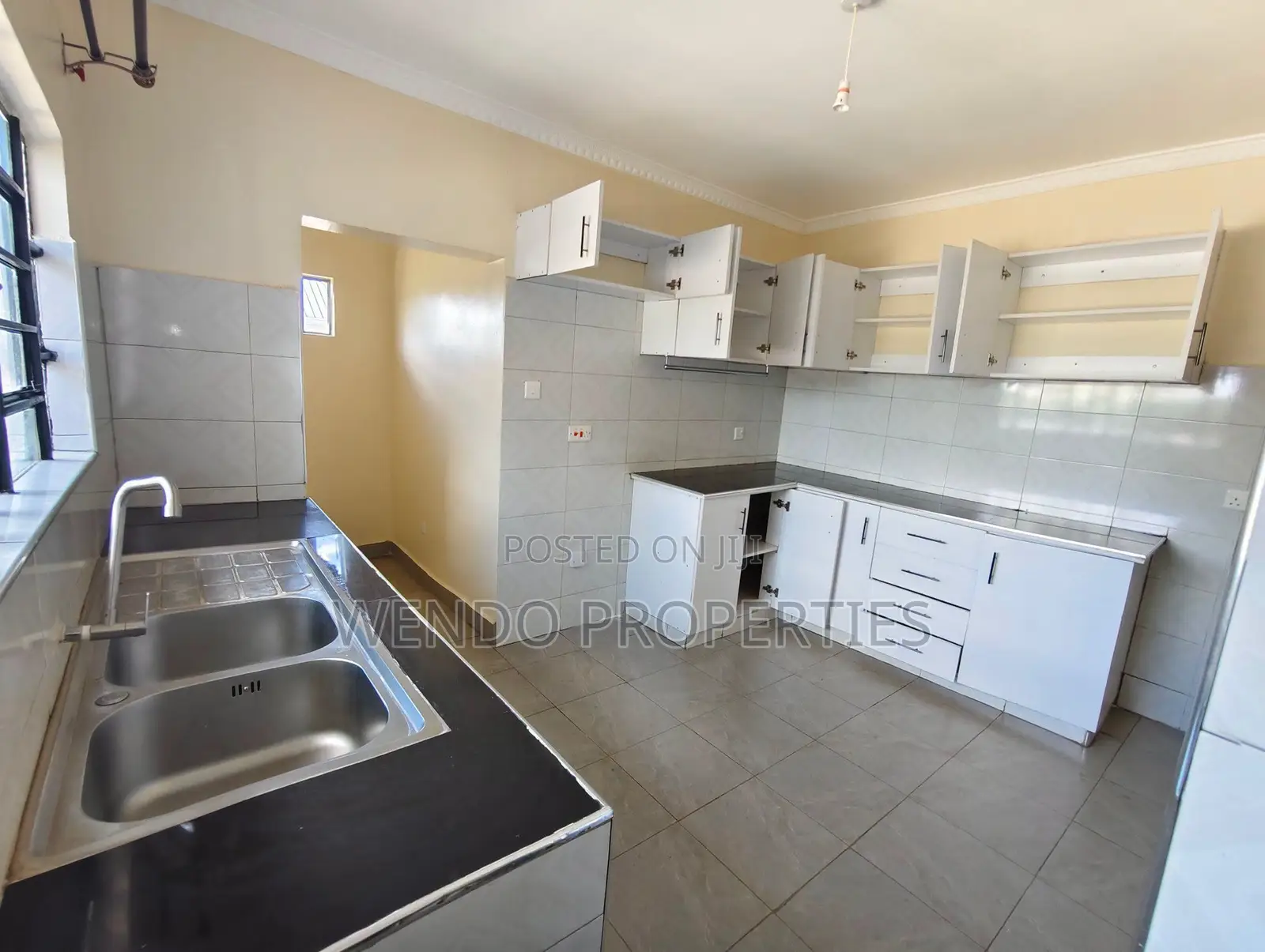 3bdrm Bungalow in Ngong CBD for rent