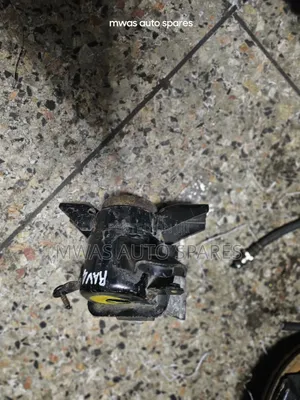 Toyota Rav4 Engine Mounting Available in Excellent Condition