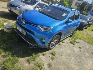 Toyota RAV4 2018 Blue