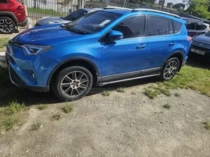 Toyota RAV4 2018 Blue