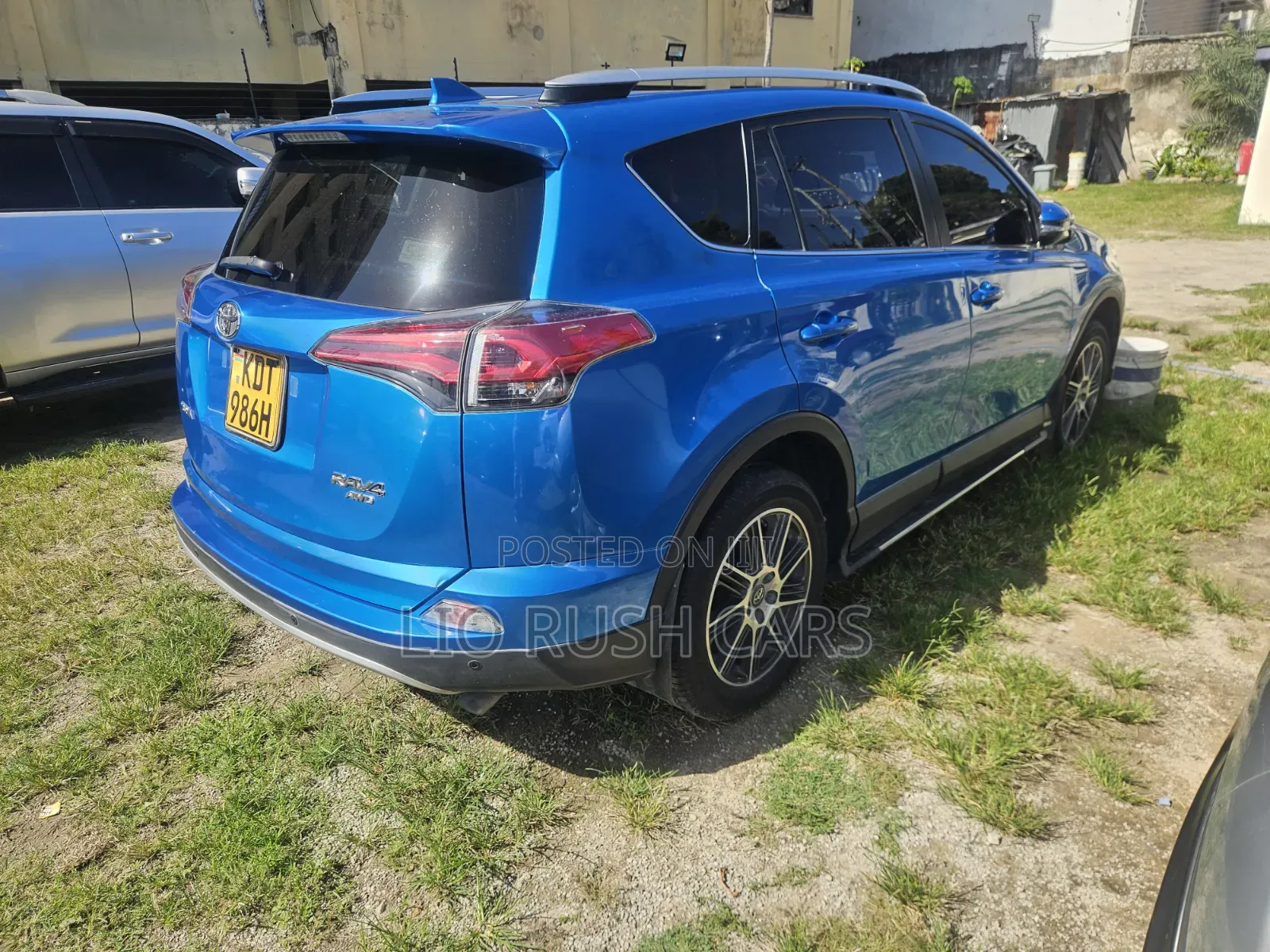 Toyota RAV4 2018 Blue
