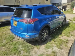 Toyota RAV4 2018 Blue