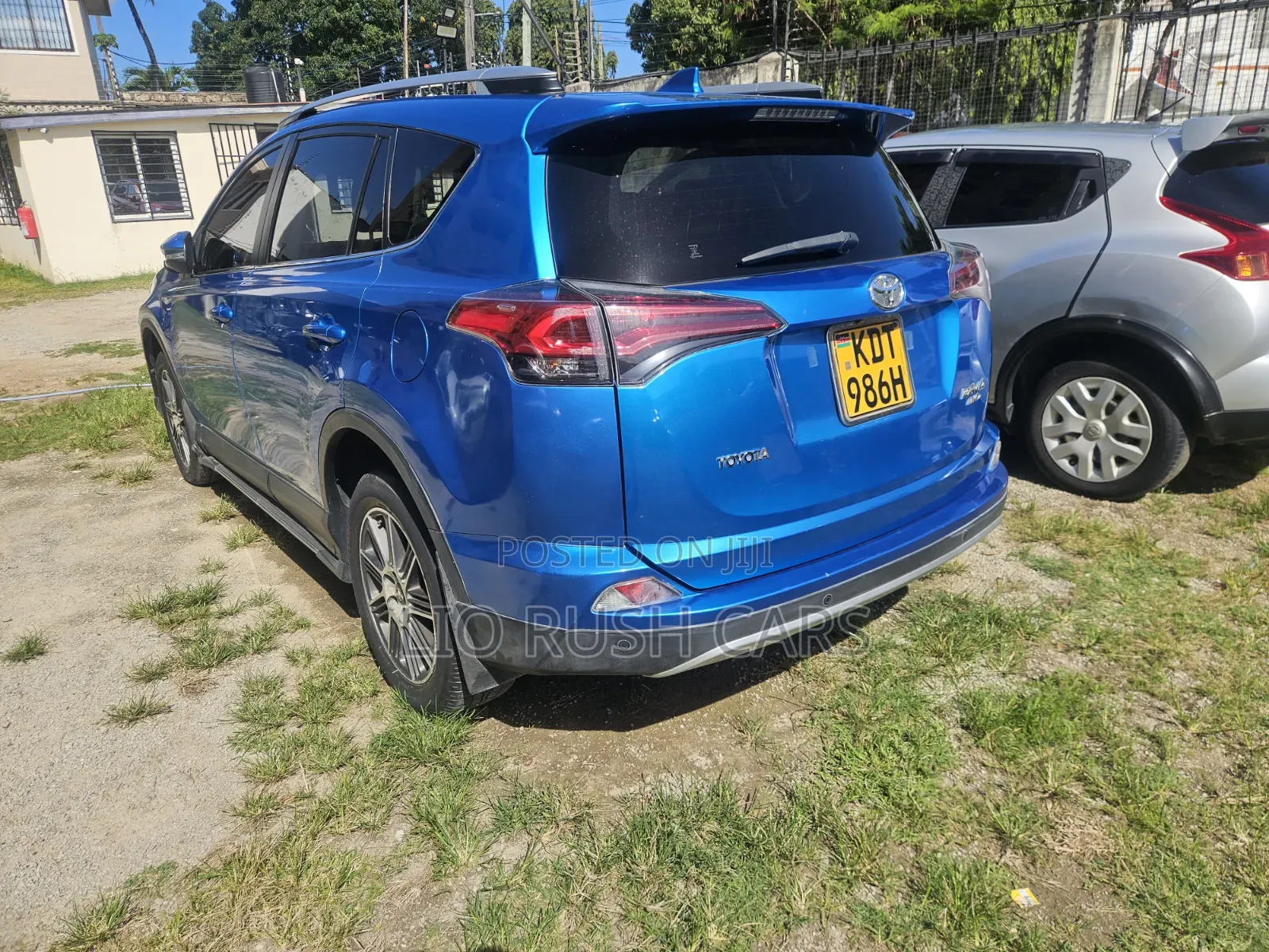 Toyota RAV4 2018 Blue