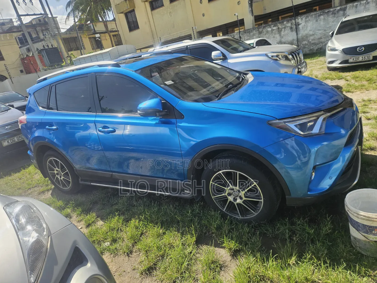 Toyota RAV4 2018 Blue