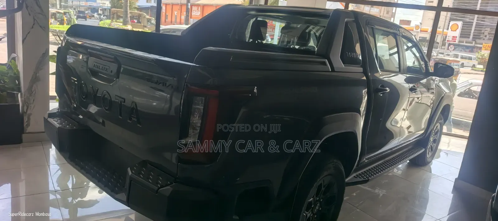 New Toyota Hilux 2026 Gray