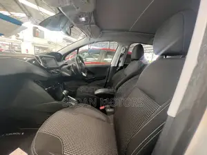 Peugeot 208 2019 White