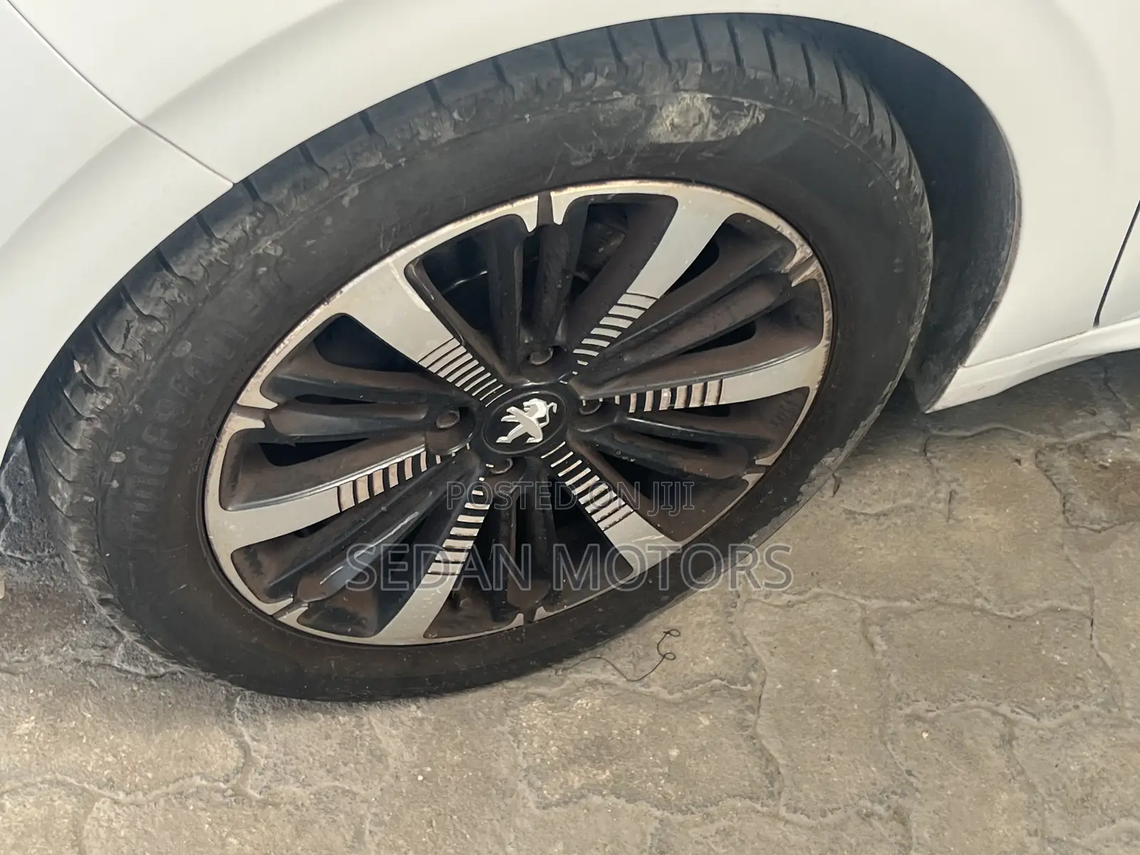 Peugeot 208 2019 White
