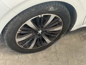 Peugeot 208 2019 White
