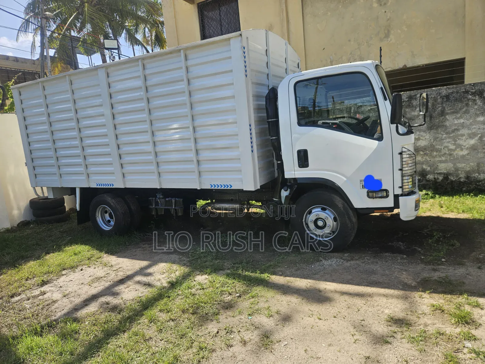 Isuzu NQR Beautiful Used