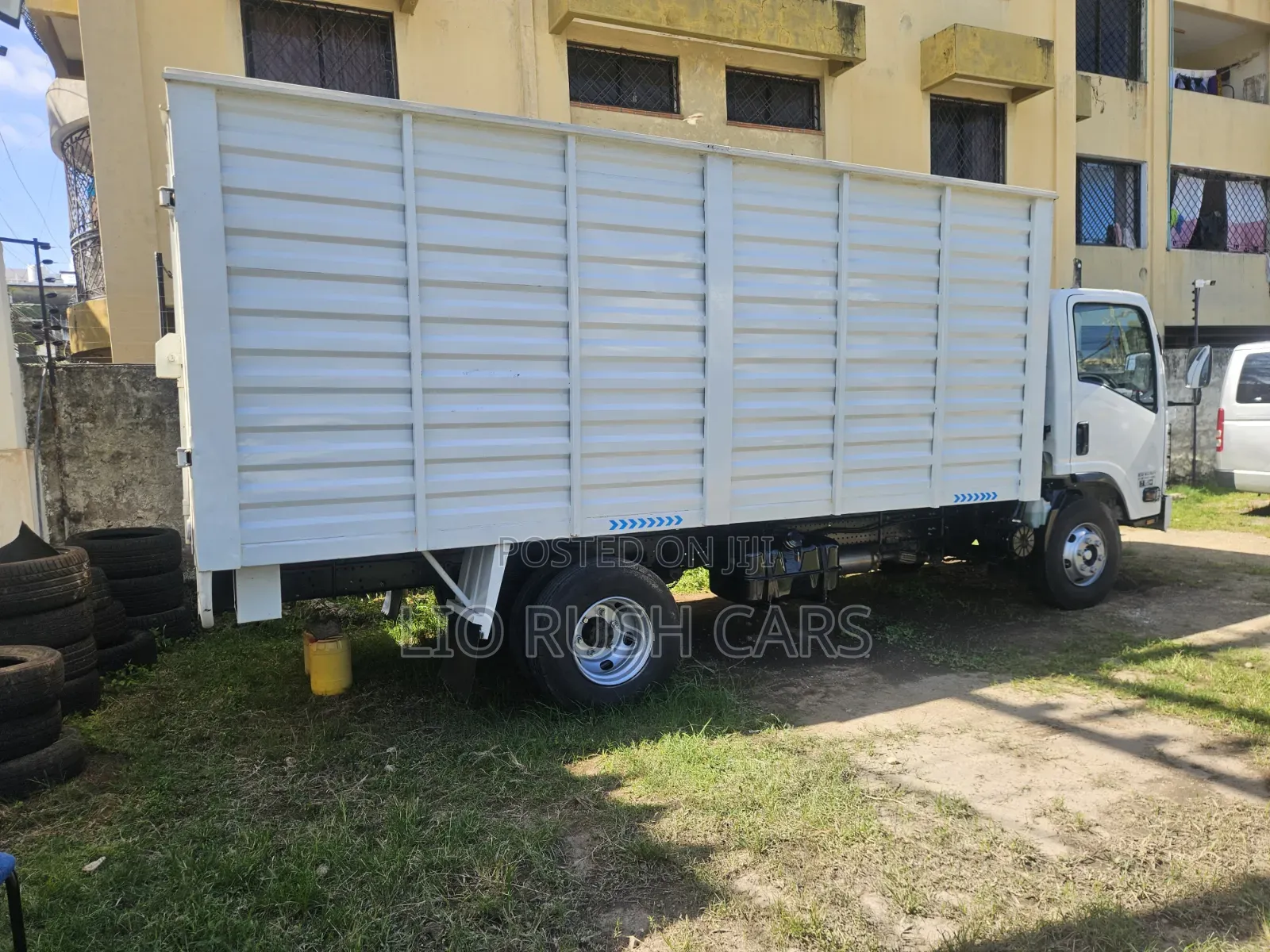 Isuzu NQR Beautiful Used