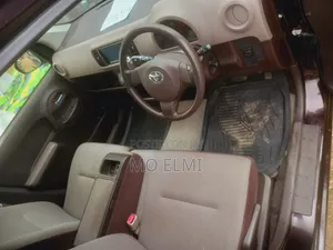 Toyota Passo 2015 Maroon