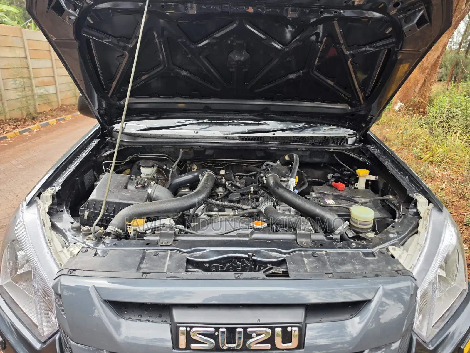 Isuzu D-MAX 2021 Gray