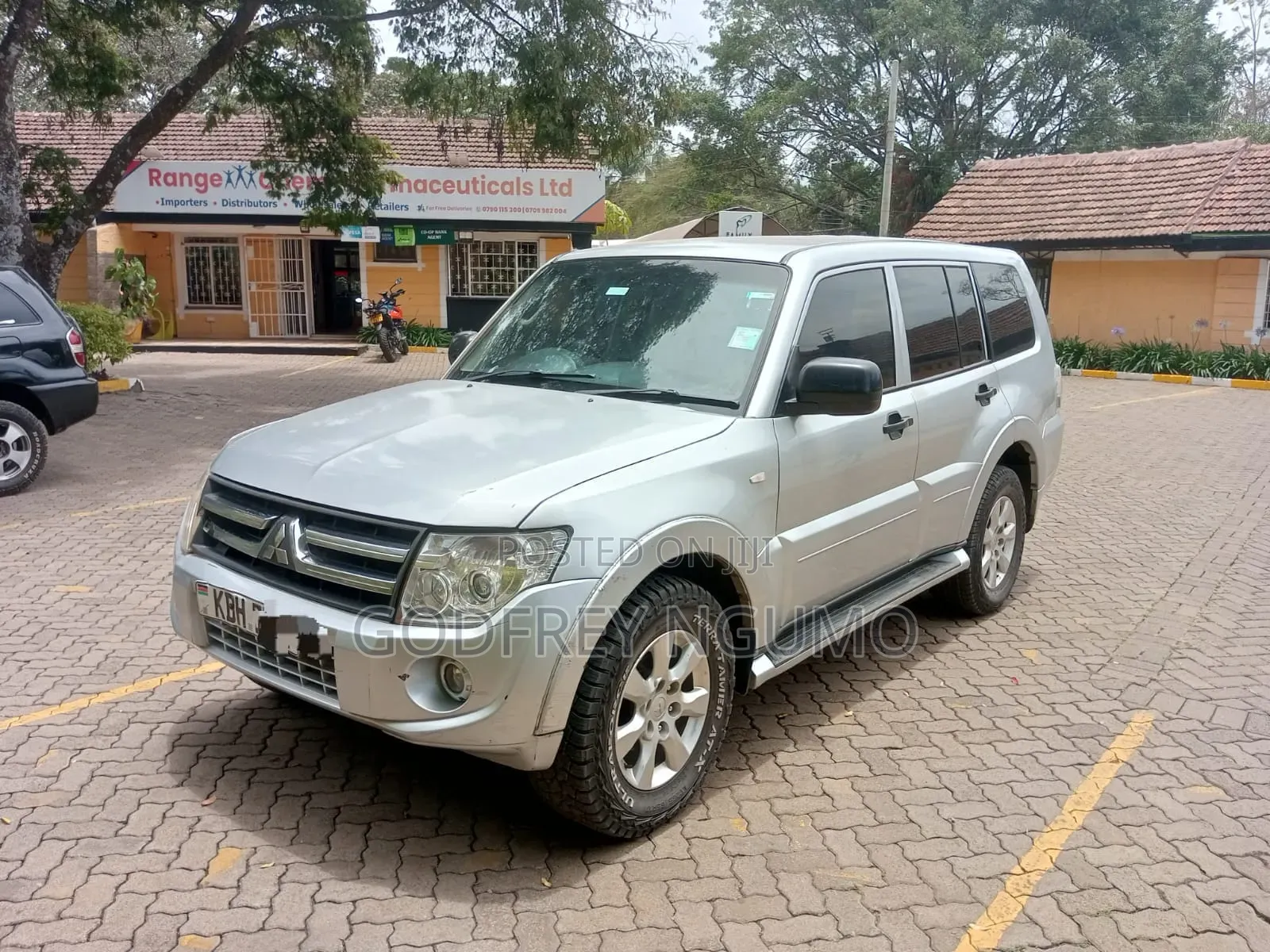 Mitsubishi Pajero 2014 Silver