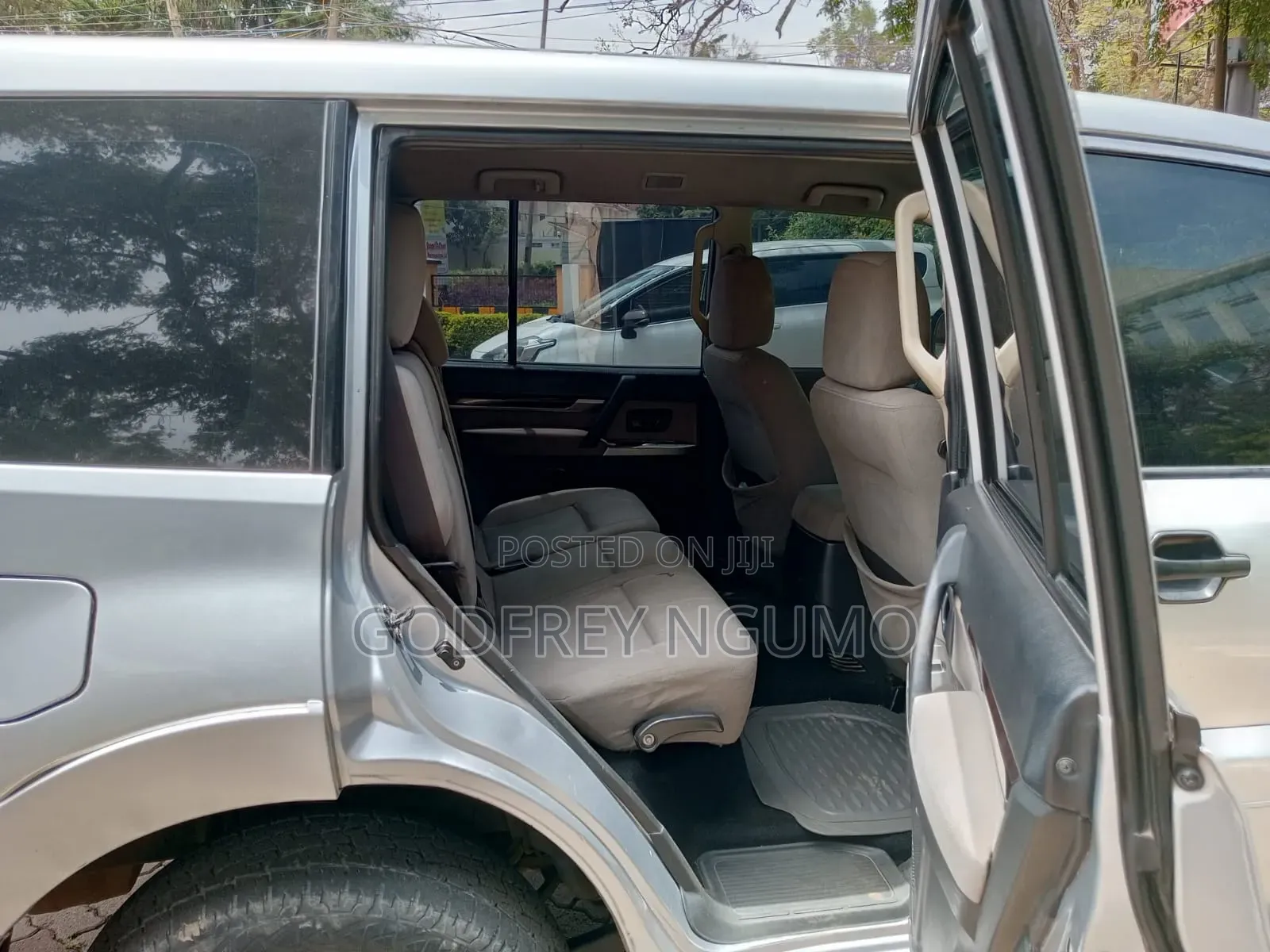 Mitsubishi Pajero 2014 Silver