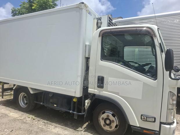 Isuzu Elf Refer Body 2019 White - thumbnail 3