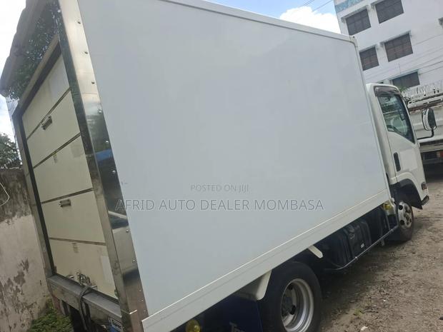 Isuzu Elf Refer Body 2019 White - thumbnail 5