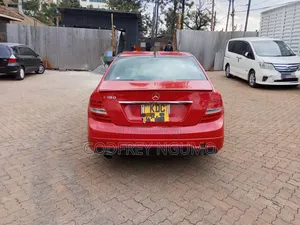 Mercedes-Benz C180 2014 Red