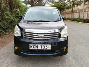 Toyota Noah 2.0 158hp FWD (8 Seater) 2010 Black