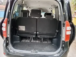 Toyota Noah 2.0 158hp FWD (8 Seater) 2010 Black