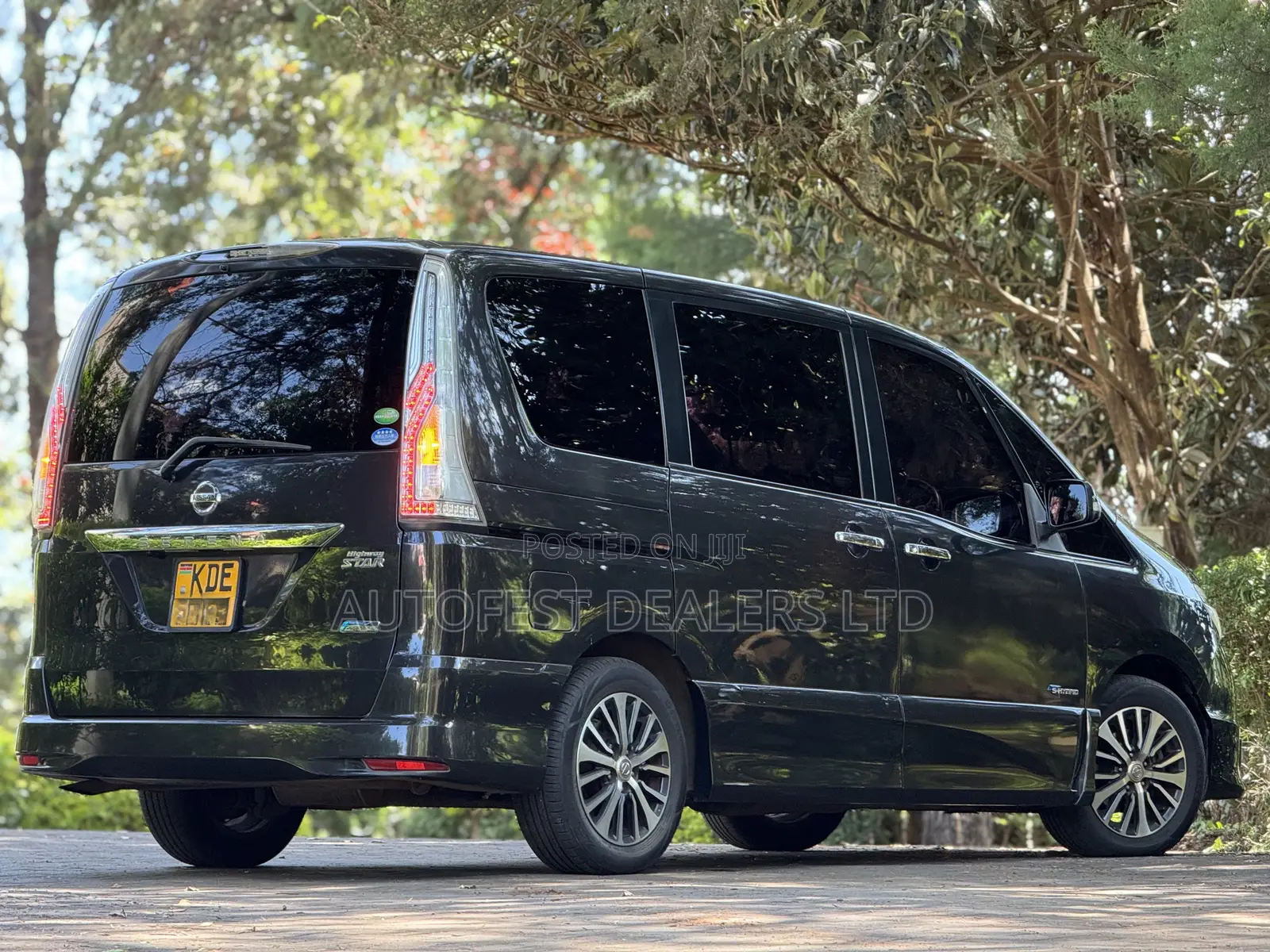 Nissan Serena 2014 Black
