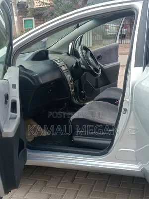 Toyota Vitz 2006 Silver