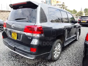 Toyota Land Cruiser 2015 Gray