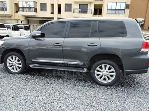 Toyota Land Cruiser 2015 Gray