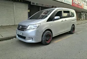 Nissan Serena 2013 Silver
